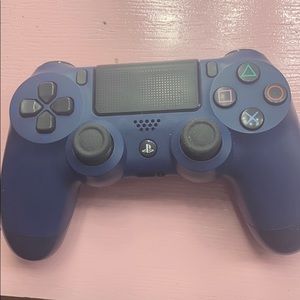 PS4 game controller